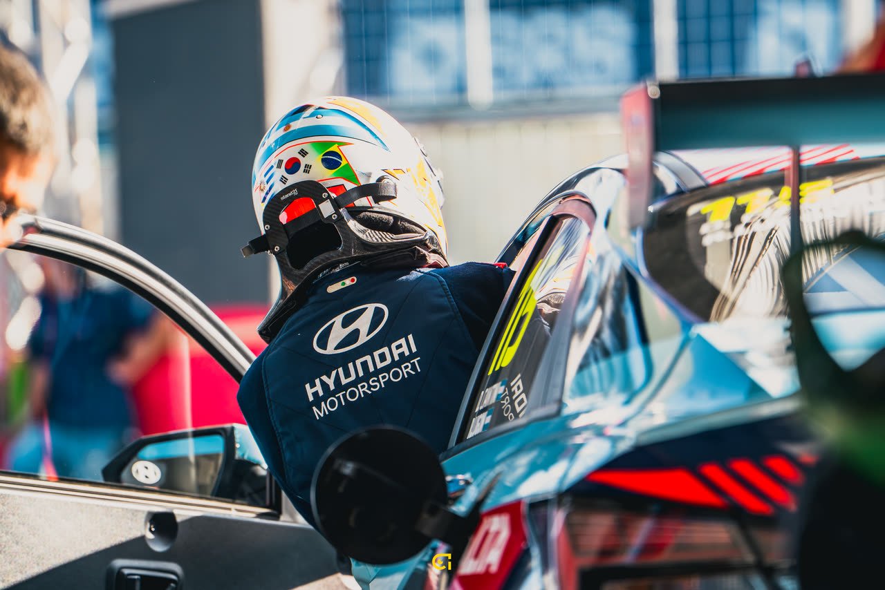 TCR SOUTH AMERICA — 24